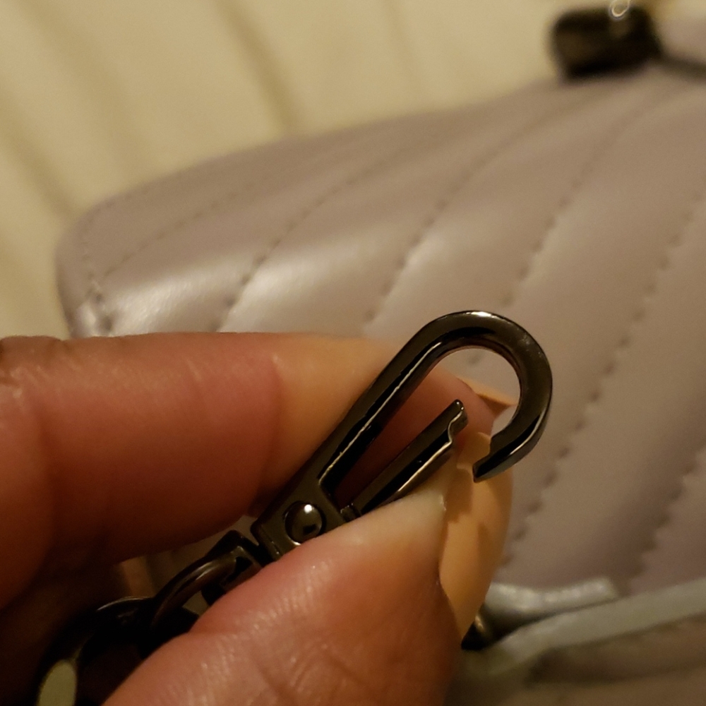 Gray chevron crossbody - Picture 10 of 10